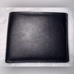 Classic Black Men's Leather Bi-Fold Wallet